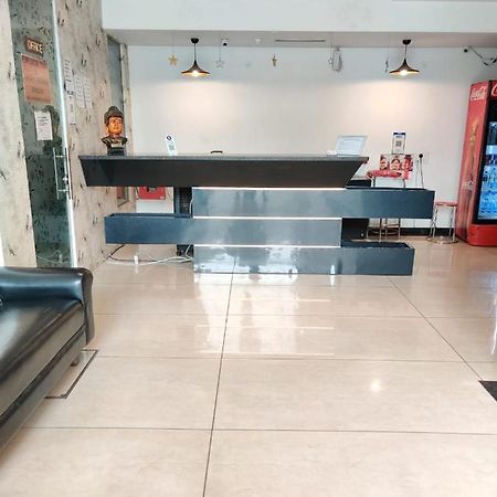 Отель Super Collection O Amritsar Near Railway Station Экстерьер фото