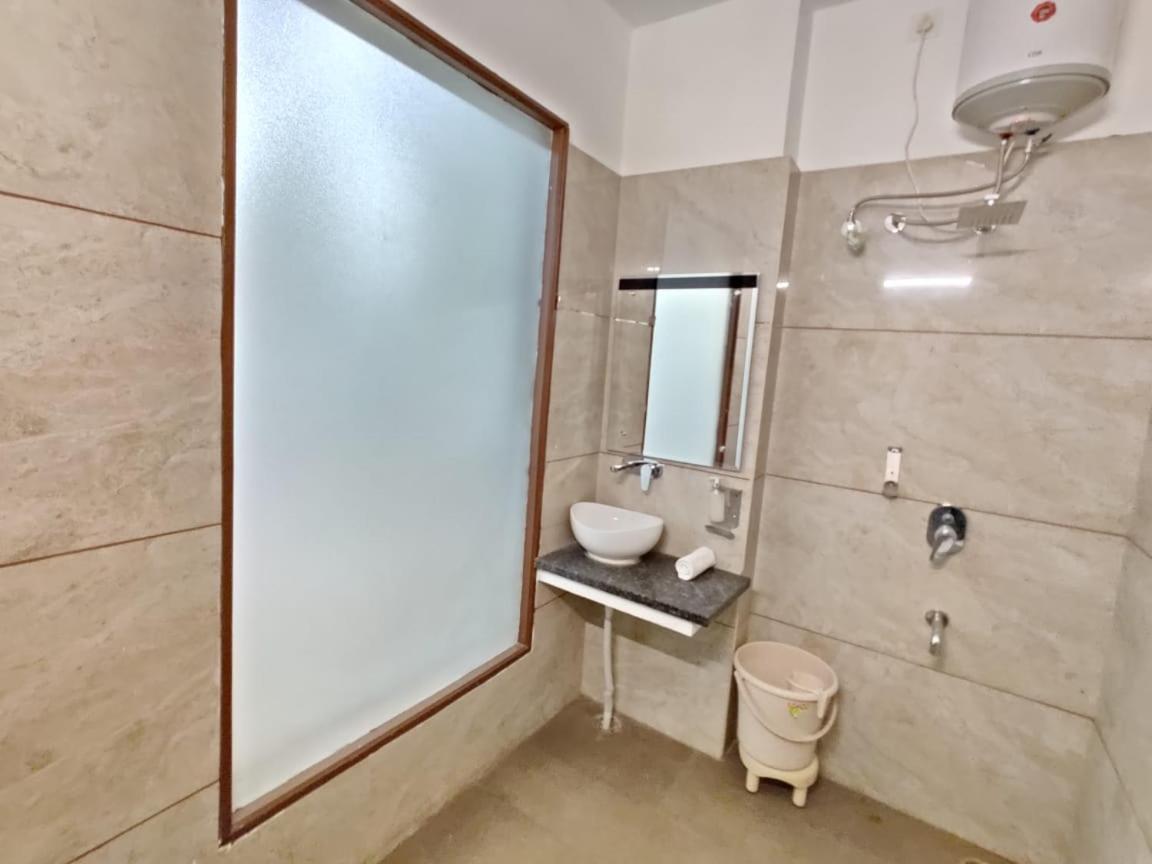 Отель Super Collection O Amritsar Near Railway Station Экстерьер фото