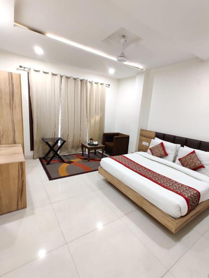 Отель Super Collection O Amritsar Near Railway Station Экстерьер фото