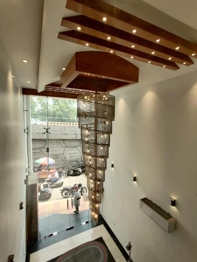 Отель Super Collection O Amritsar Near Railway Station Экстерьер фото