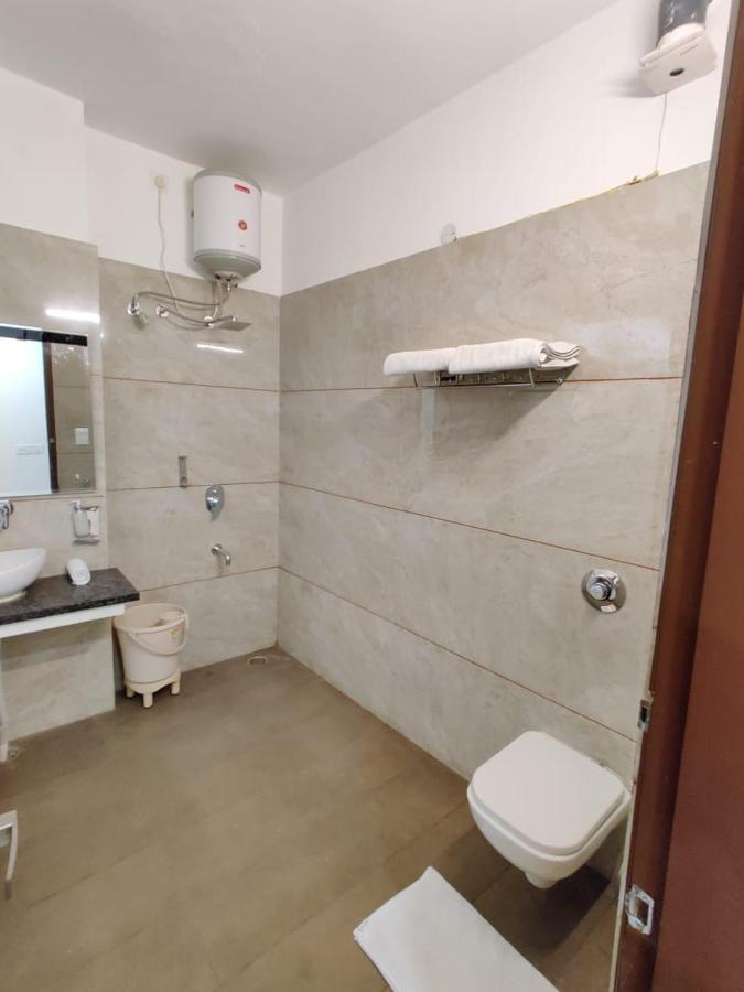 Отель Super Collection O Amritsar Near Railway Station Экстерьер фото