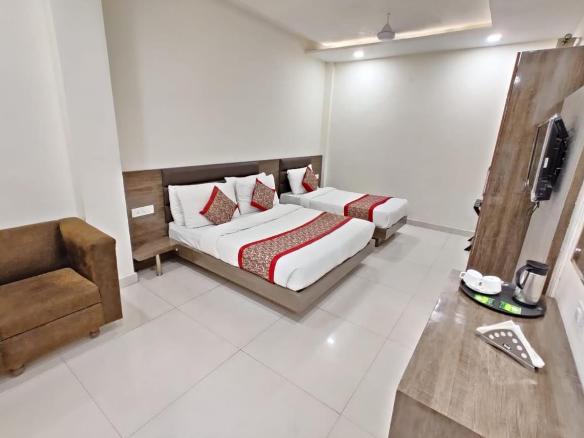 Отель Super Collection O Amritsar Near Railway Station Экстерьер фото