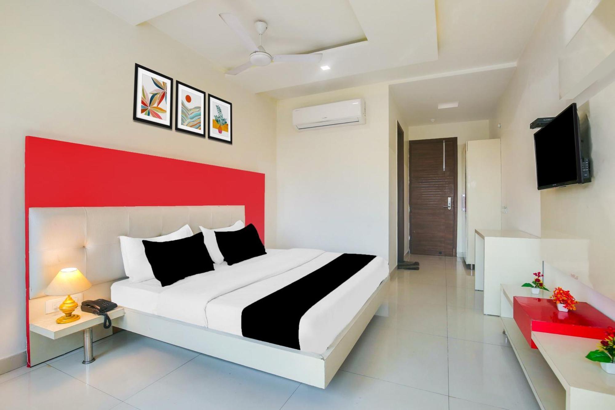 Отель Super Collection O Amritsar Near Railway Station Экстерьер фото
